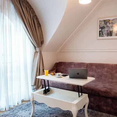 Hotel Flavia Heritage Boutique 3*